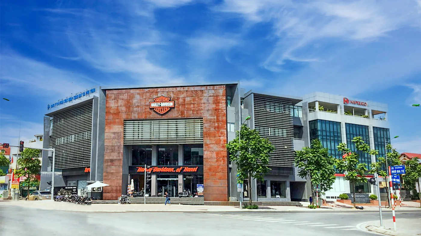 HARLEY DAVIDSON SHOWROOM